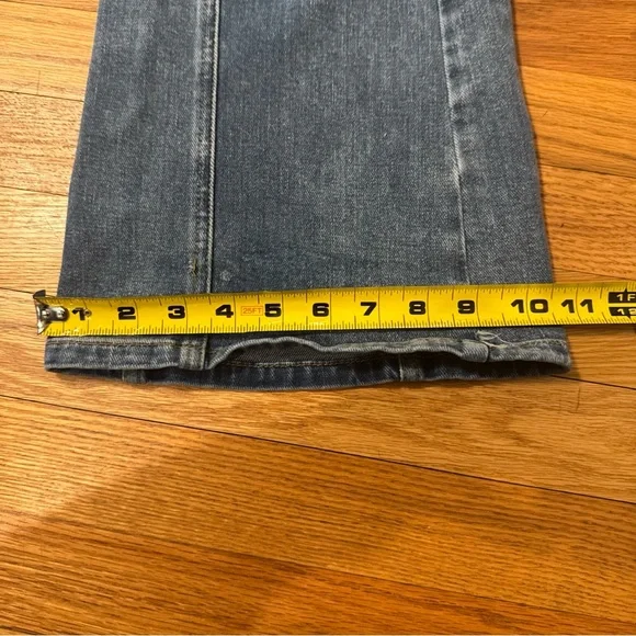 We The Free Women’s Flare Wash Jeans with Two Red Stars Detail Size 26 - Picture 8 of 8